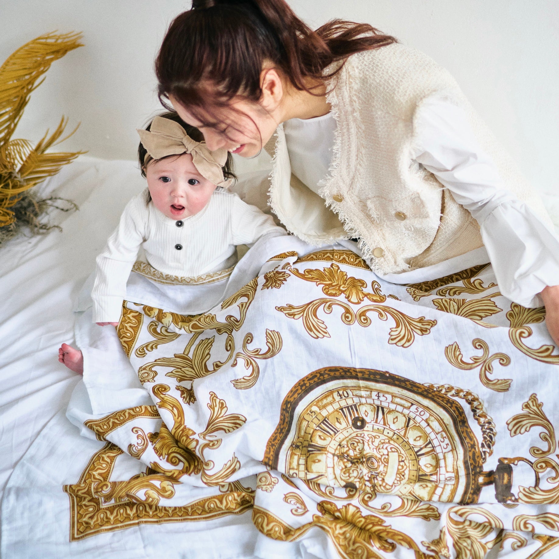 Stay Gold Swaddle