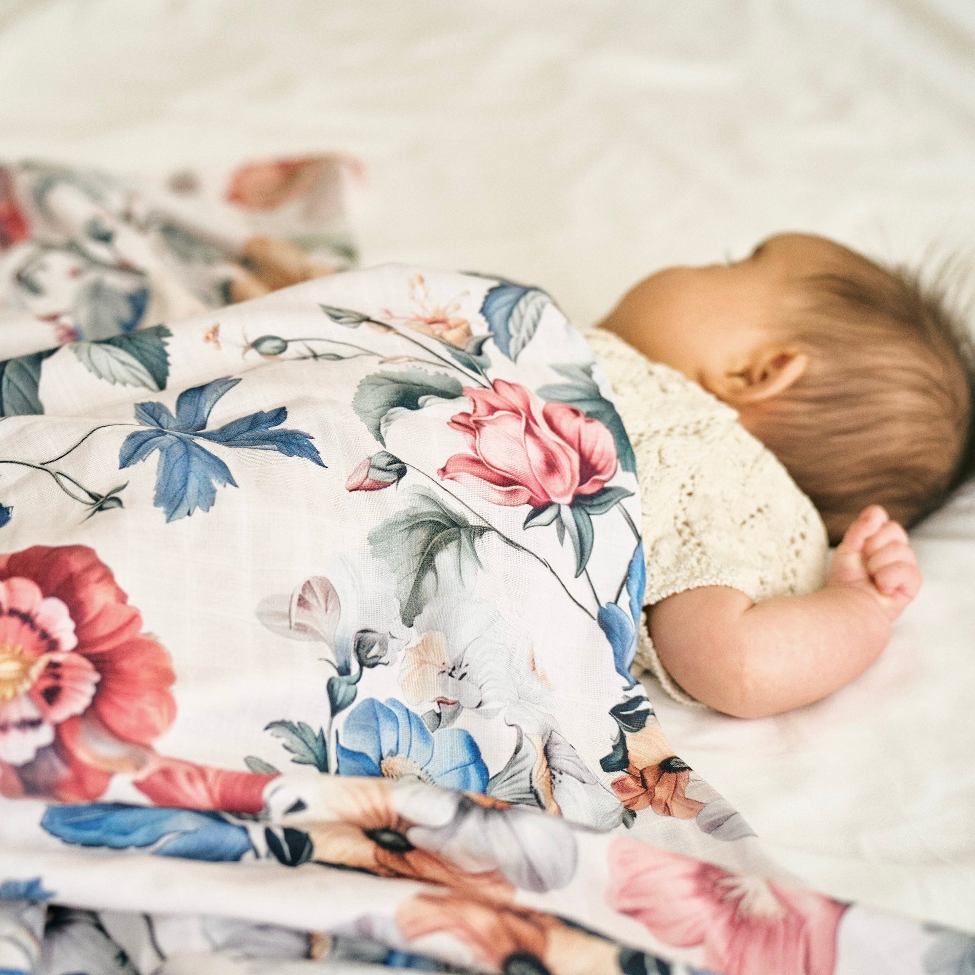 Bouquet de Fleurs Swaddle