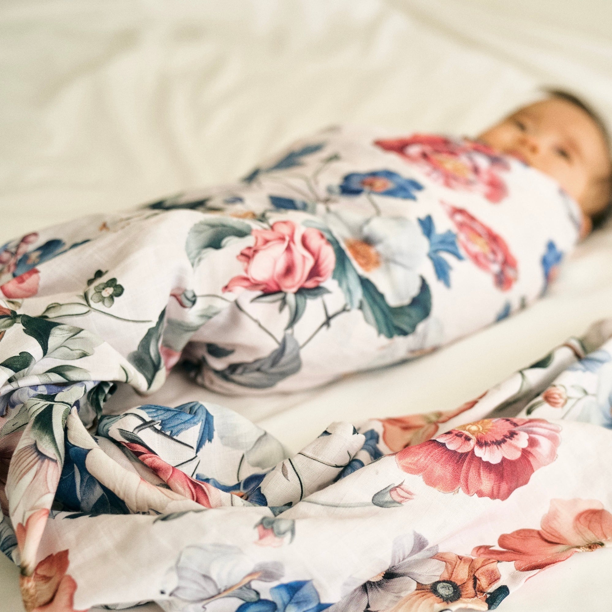 Bouquet de Fleurs Swaddle