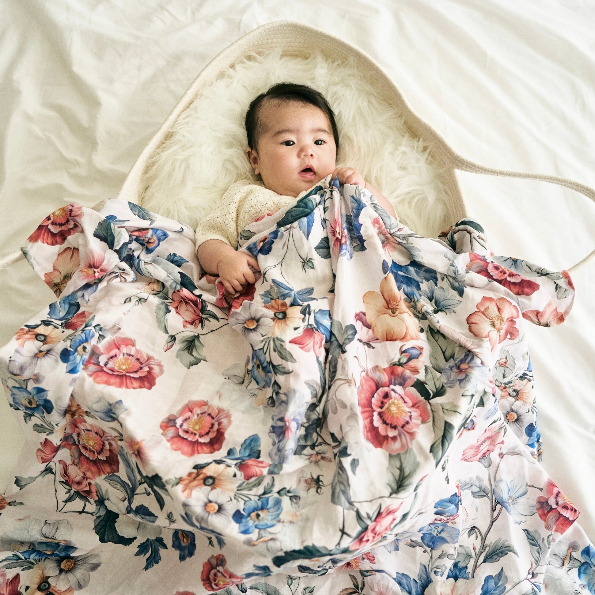 Bouquet de Fleurs Swaddle