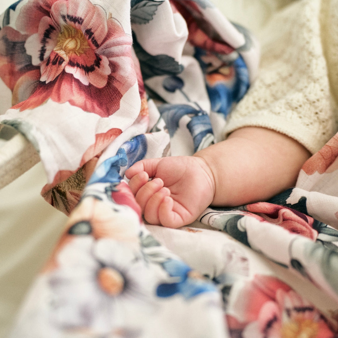 Bouquet de Fleurs Swaddle