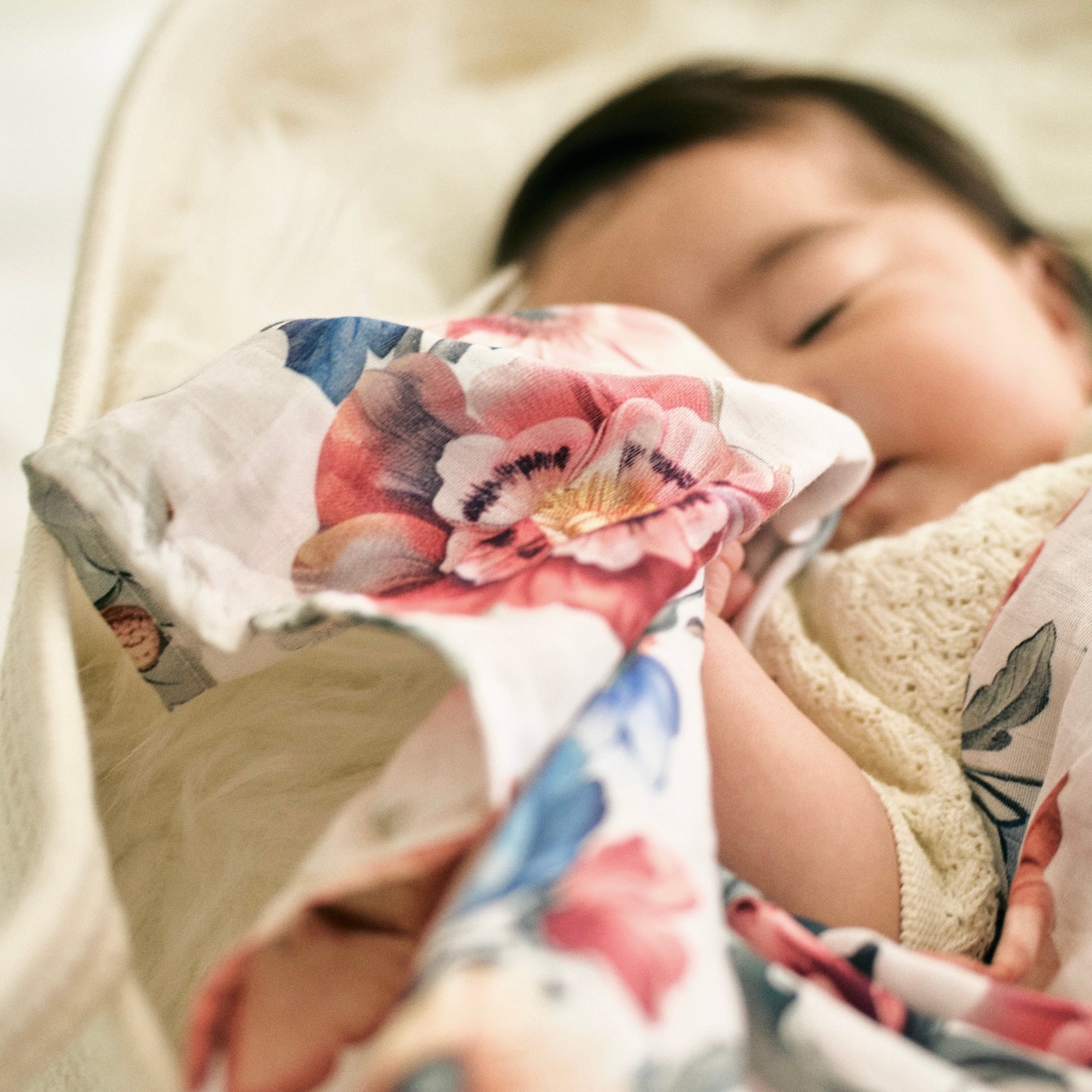 Bouquet de Fleurs Swaddle