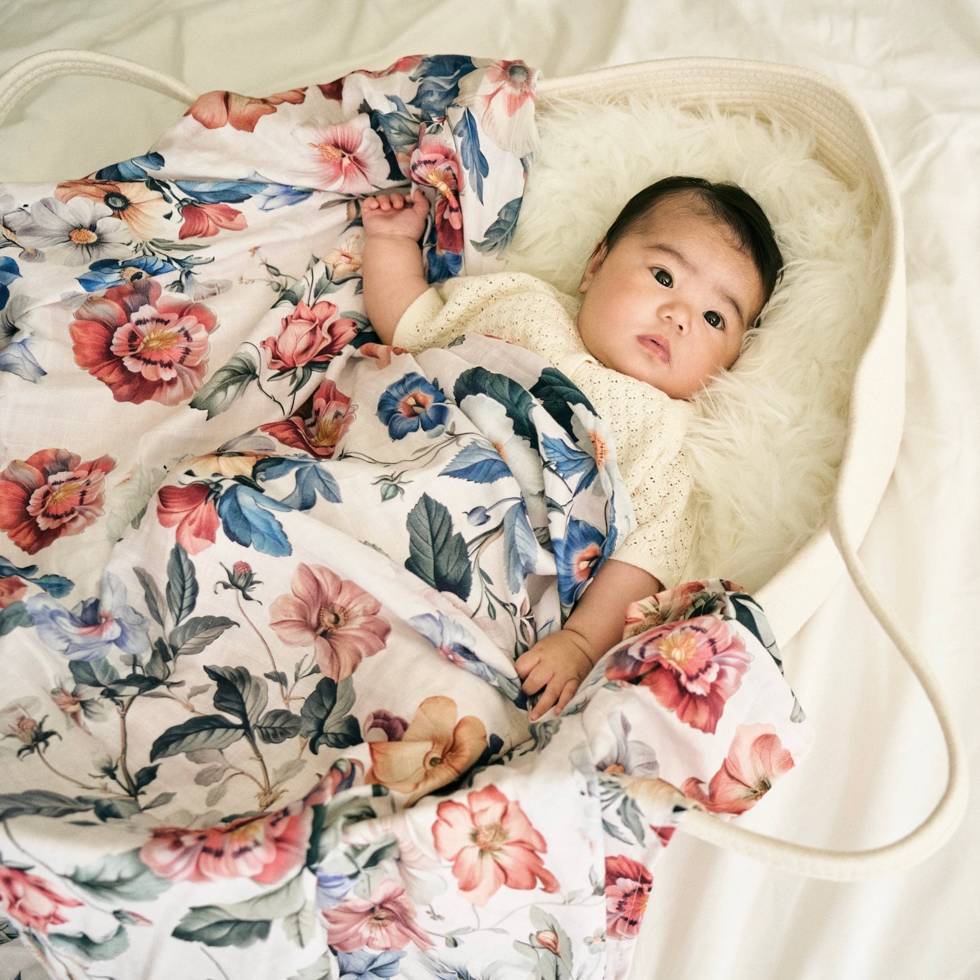 Bouquet de Fleurs Swaddle