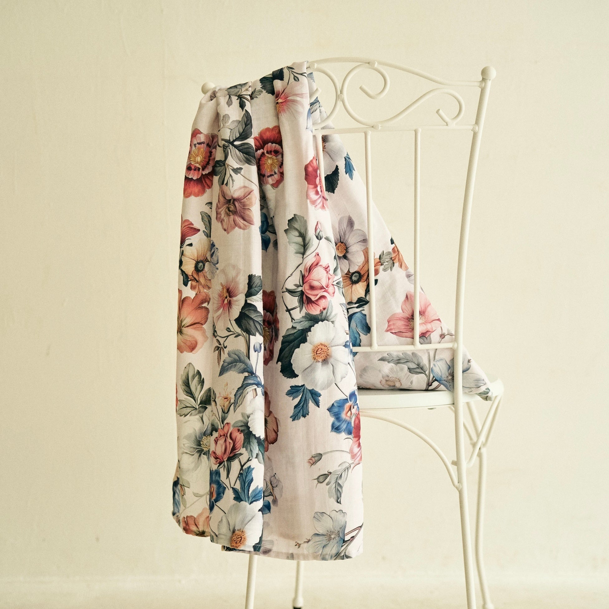 Bouquet de Fleurs Swaddle