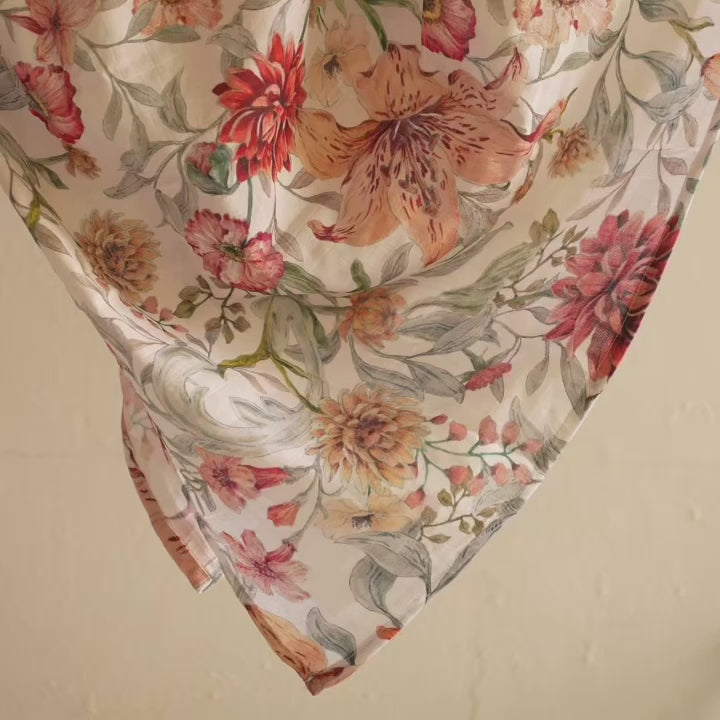 Le Piccadilly Swaddle